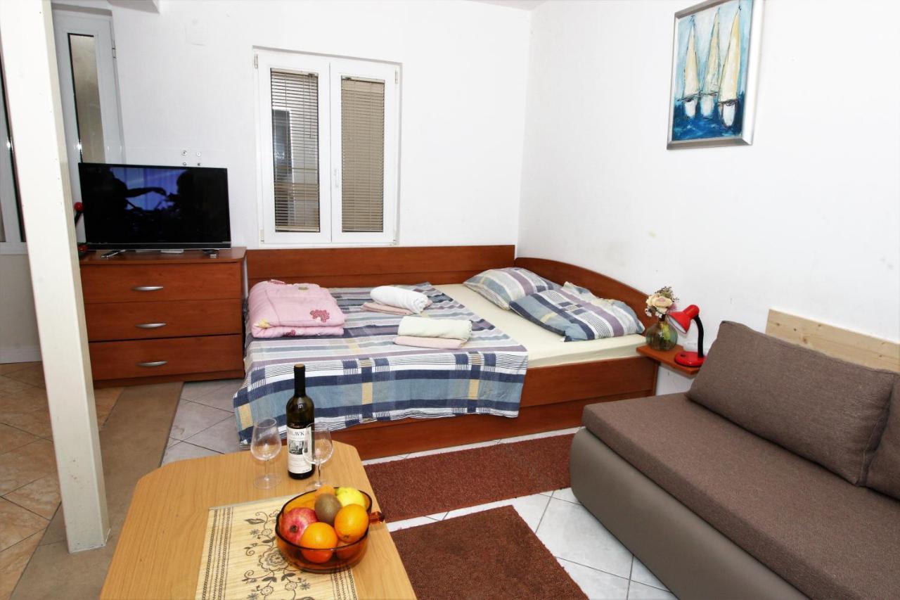 Villa Delta Apartments 布拉采 客房 照片
