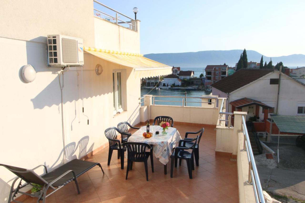 Villa Delta Apartments 布拉采 客房 照片